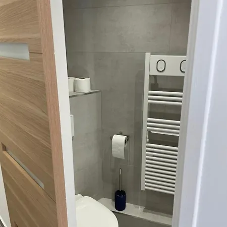 Apartment Appt T2 Refait A Neuf - Vue Dans Avec Piscine
